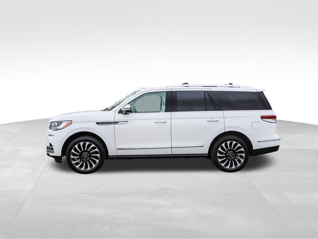 Used 2022 Lincoln Navigator Black Label AWD/4WD image 2