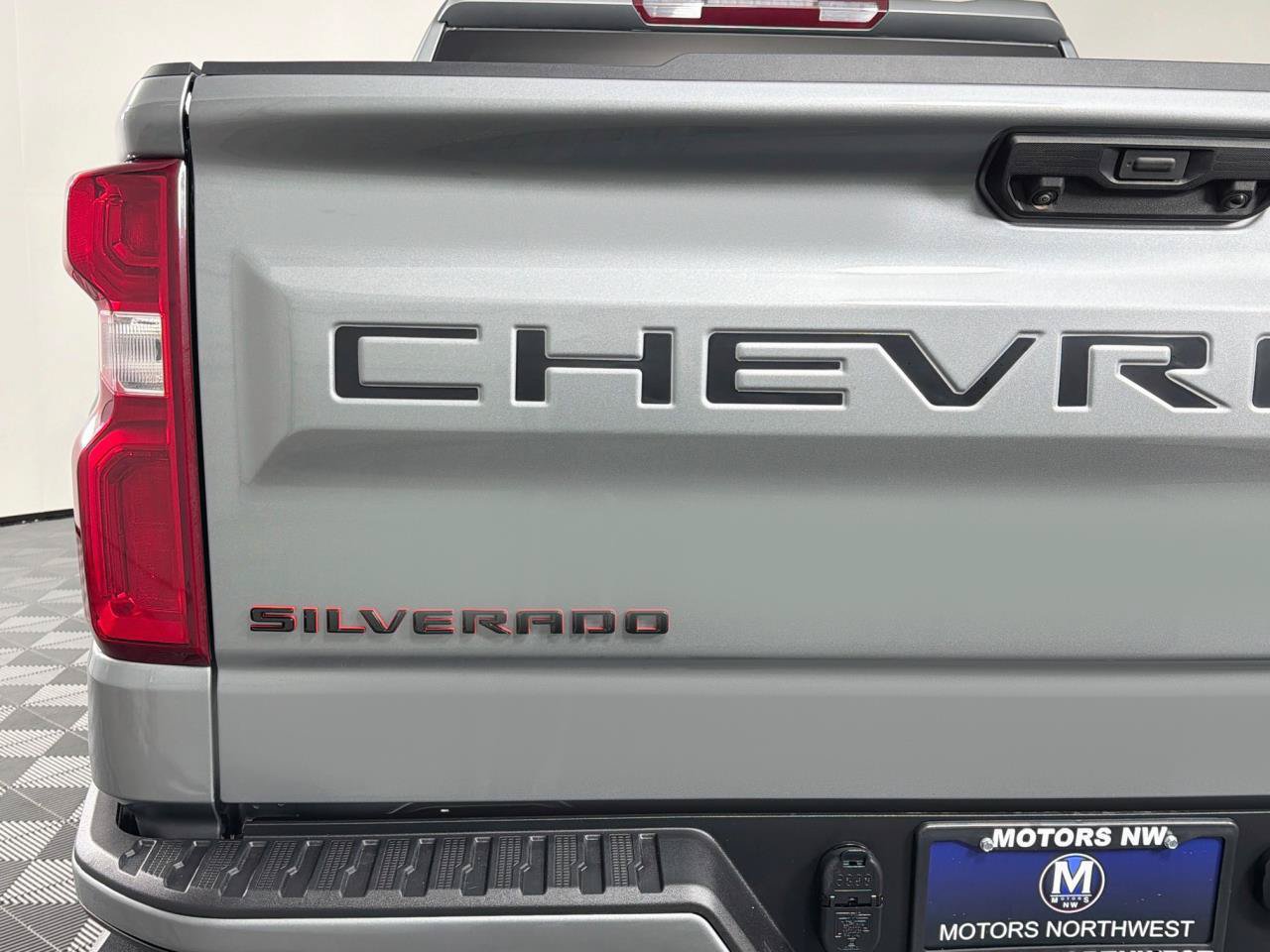 Used 2024 Chevrolet Silverado 1500 RST w/ Redline Edition AWD/4WD image 24