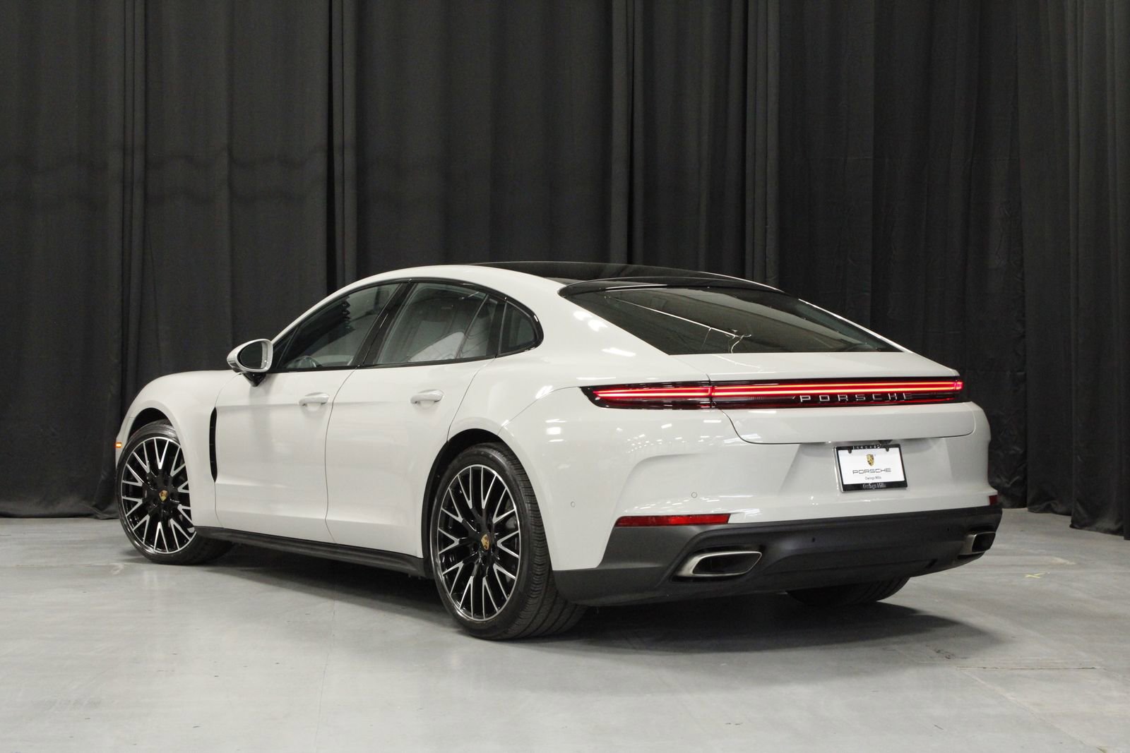 Certified 2025 Porsche Panamera 4 AWD/4WD image 3