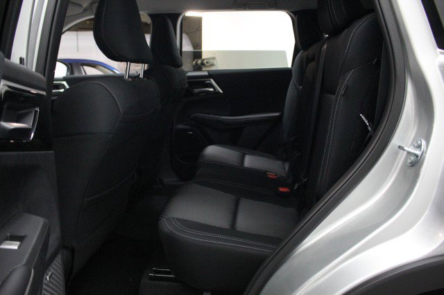 New 2026 Mitsubishi Outlander ES FWD image 24