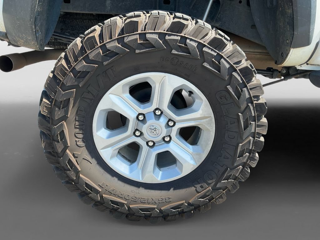 Used 2018 Toyota Tacoma TRD Off-Road AWD/4WD image 10