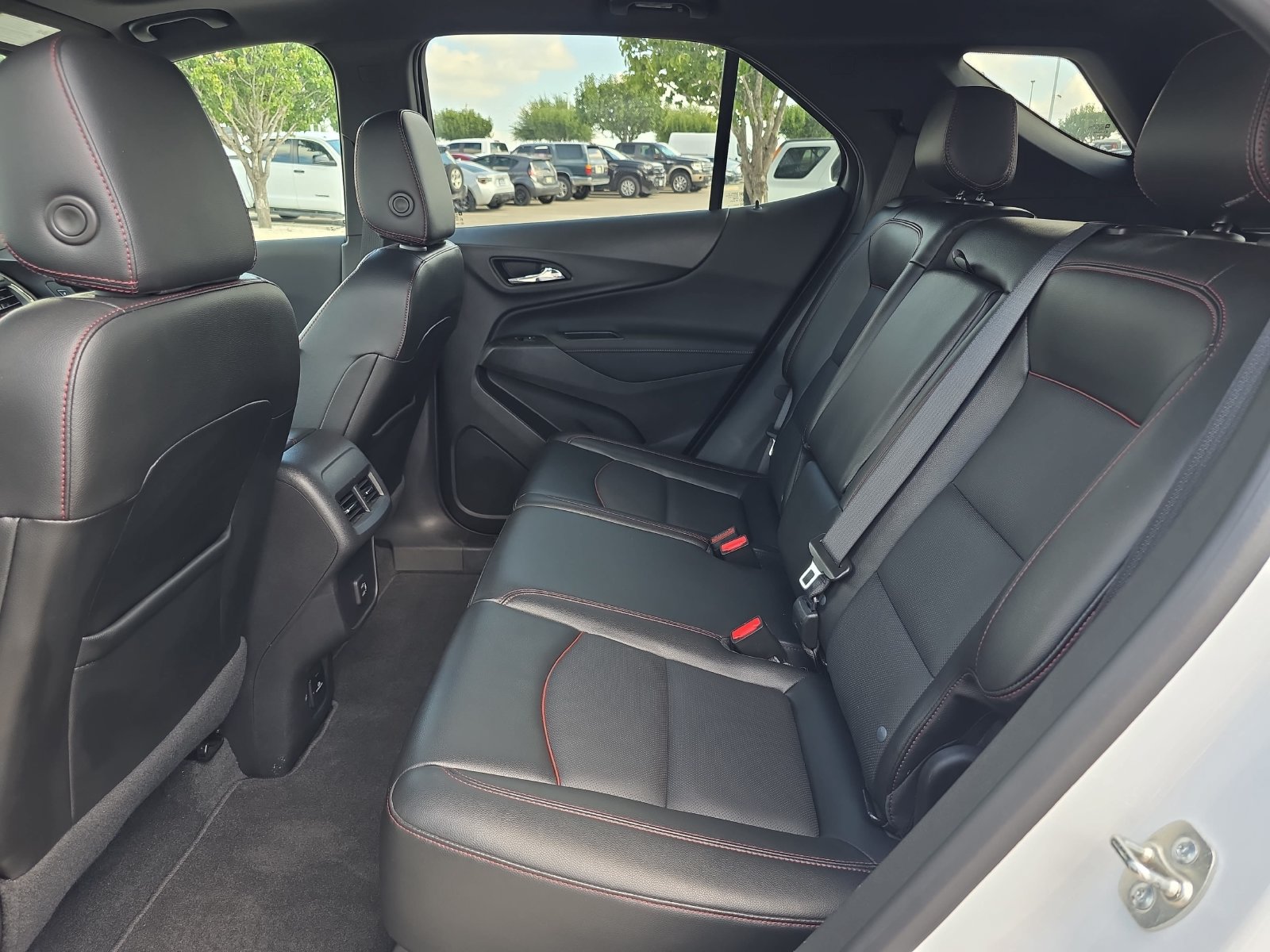 Used 2024 Chevrolet Equinox RS w/ RS Leather Package FWD image 11
