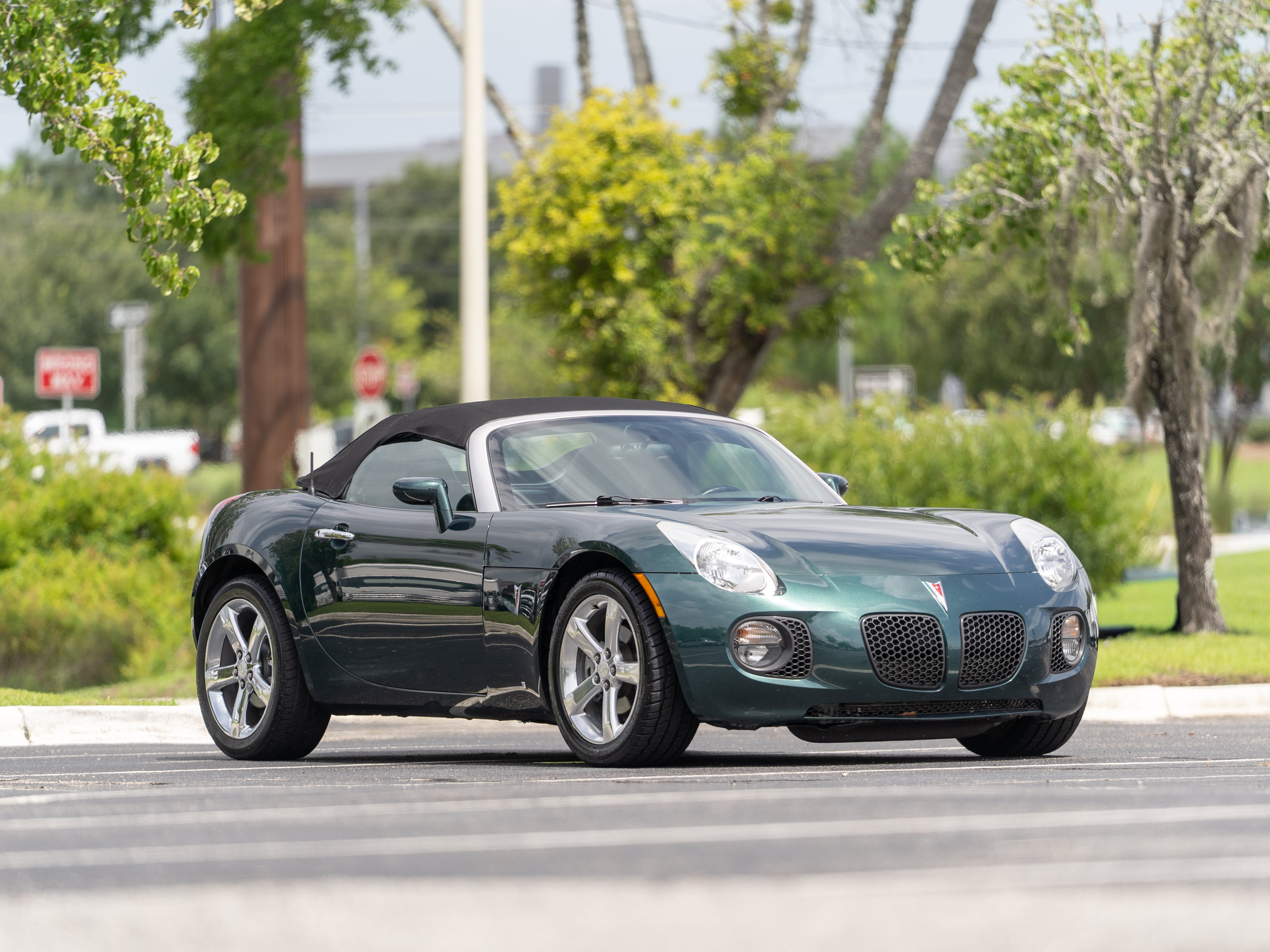 Used 2007 Pontiac Solstice GXP w/ Premium Package RWD image 32