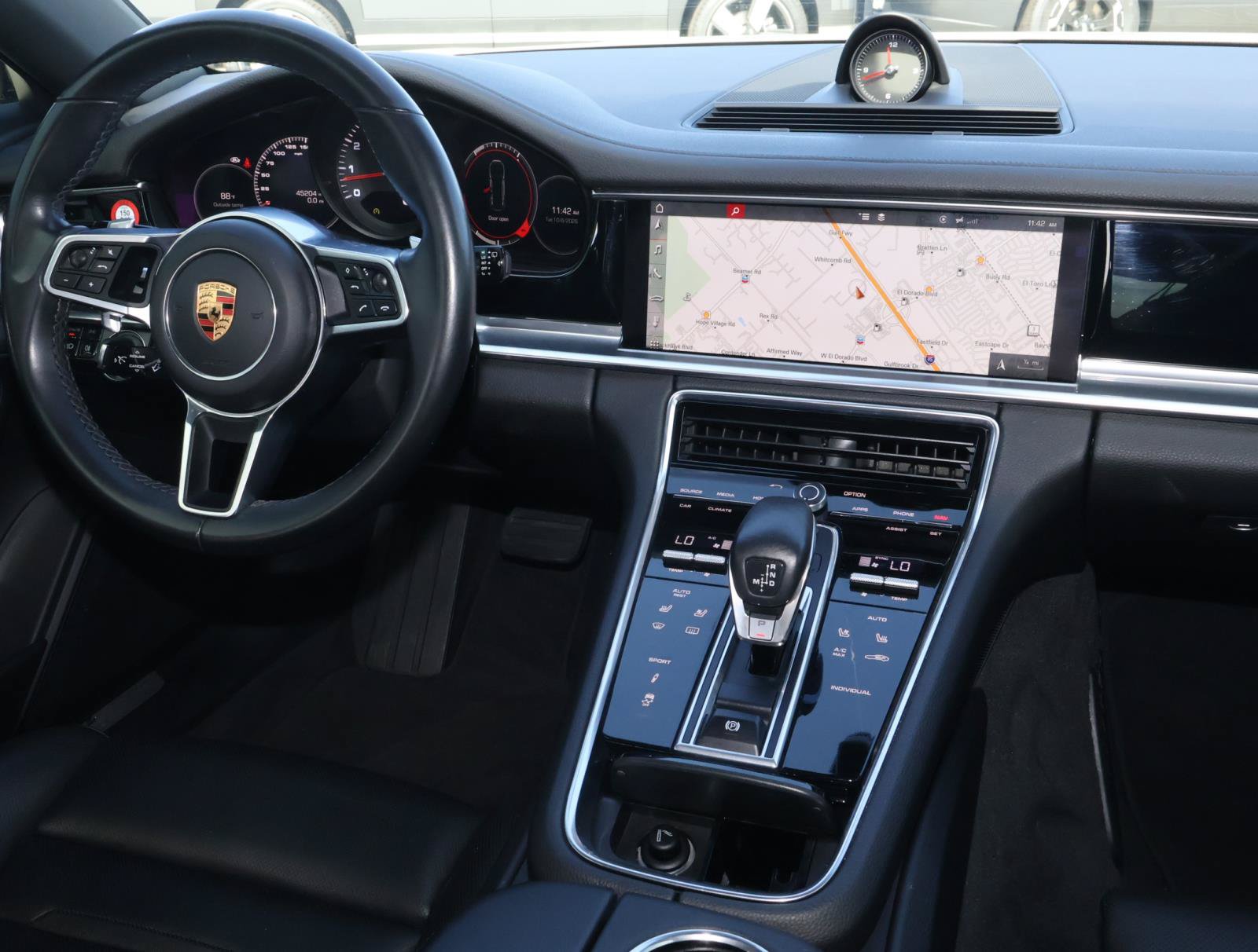 Used 2018 Porsche Panamera 4 AWD/4WD image 12