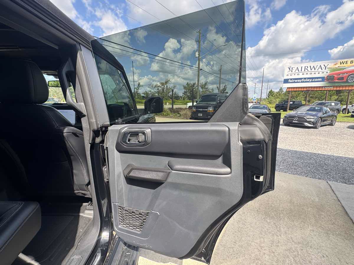 Used 2025 Ford Bronco Outer Banks AWD/4WD image 25