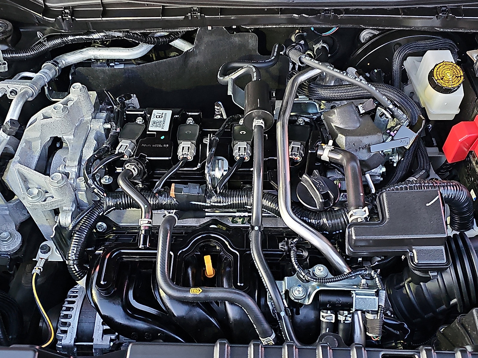 Certified 2025 Nissan Kicks SR image 28