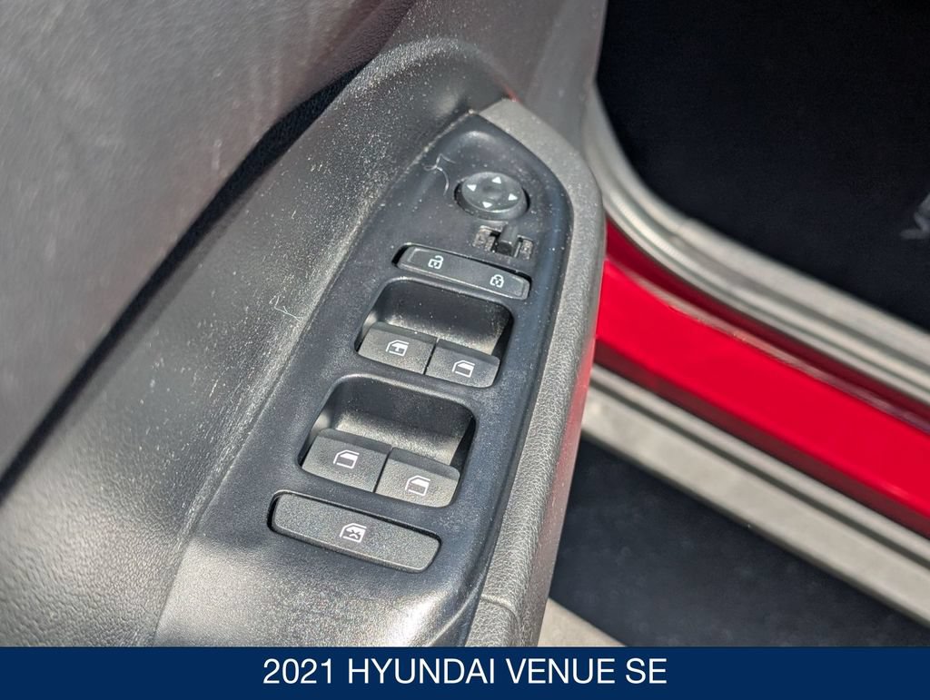 Certified 2021 Hyundai Venue SE FWD image 11