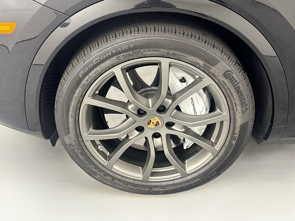 Used 2023 Porsche Cayenne Turbo AWD/4WD image 31