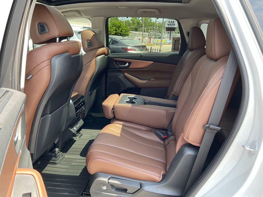 Certified 2024 Acura MDX SH-AWD w/ Technology Package image 23