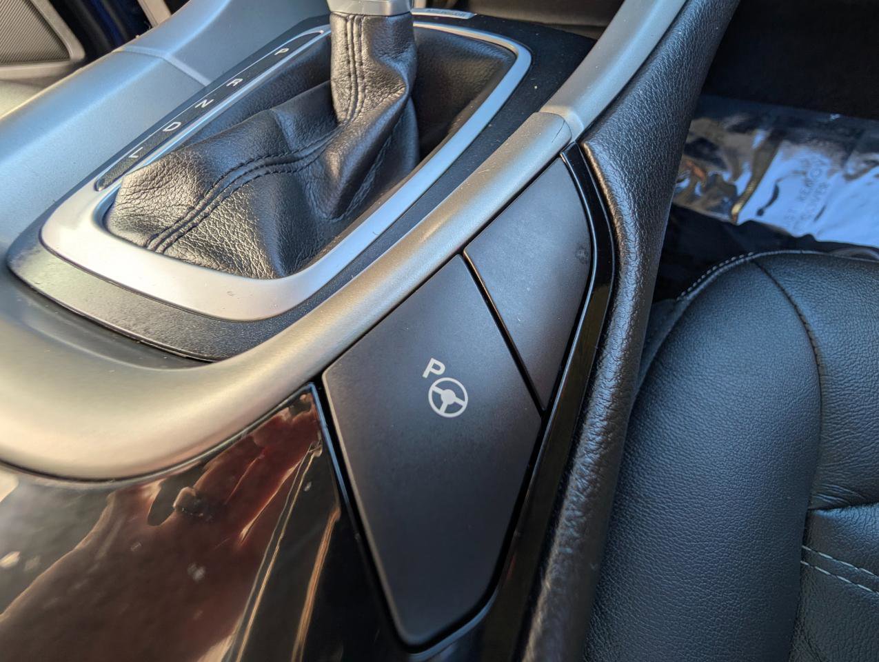 Used 2015 Ford Fusion SE w/ Equipment Group 502A image 12