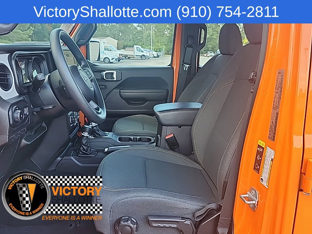Used 2025 Jeep Wrangler Unlimited Sport AWD/4WD image 16