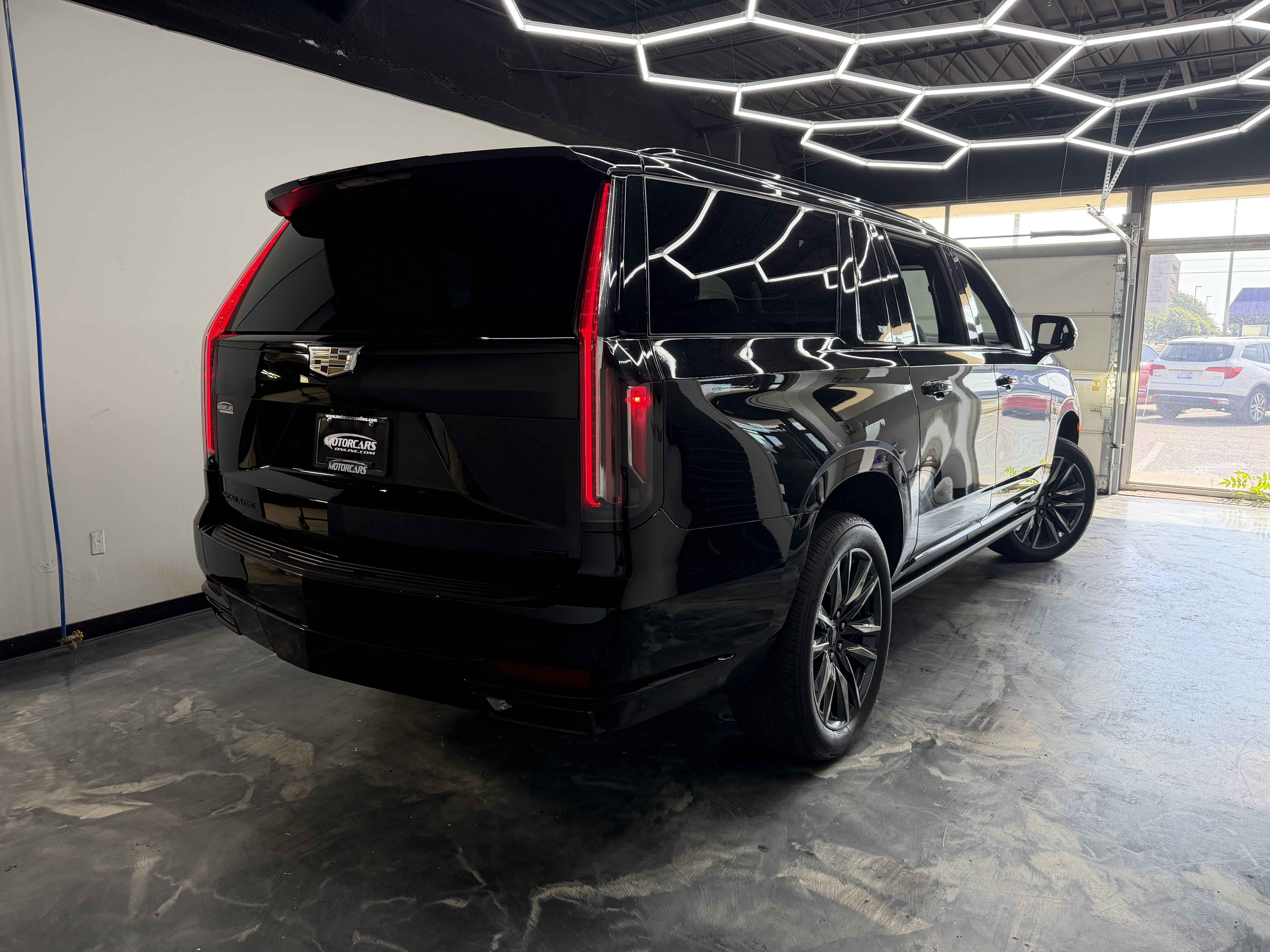Used 2022 Cadillac Escalade ESV Sport w/ Touring Package AWD/4WD image 3