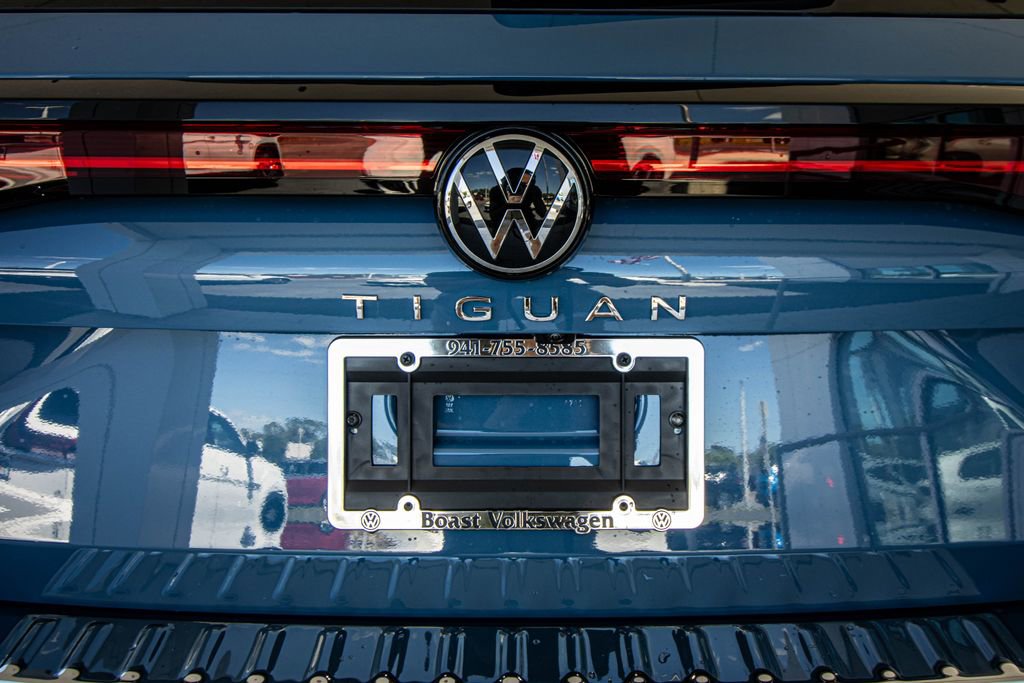 New 2026 Volkswagen Tiguan SE FWD image 17