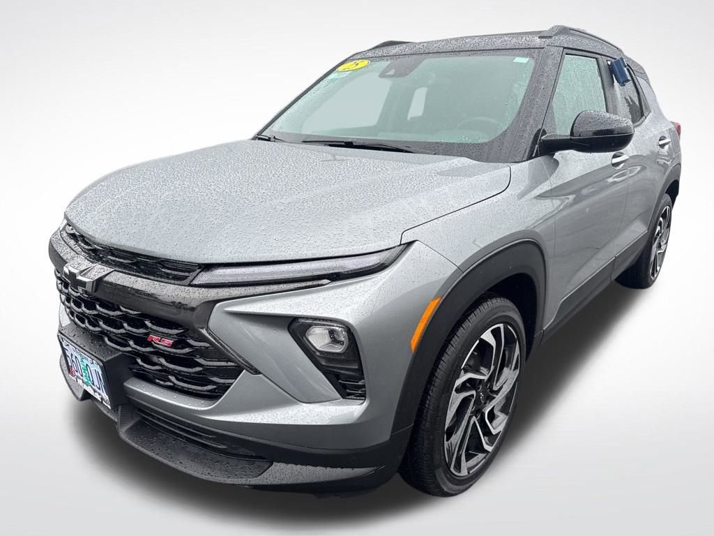 Used 2025 Chevrolet TrailBlazer RS w/ Convenience Package FWD image 3