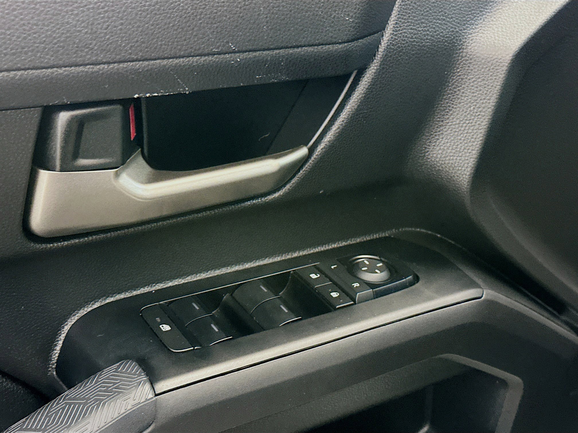 Used 2025 Toyota Tacoma TRD Off-Road image 15