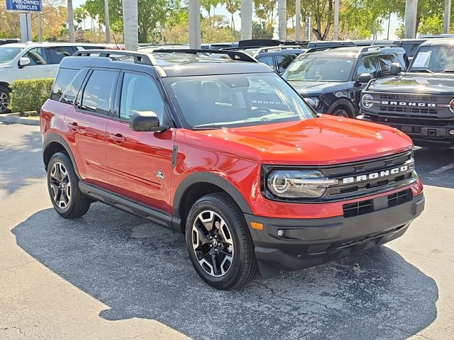 Used 2023 Ford Bronco Sport Outer Banks w/ Tech Package AWD/4WD image 2