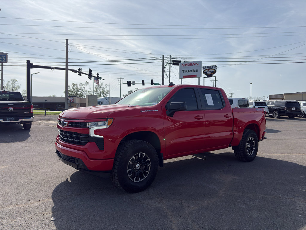Used 2023 Chevrolet Silverado 1500 RST AWD/4WD image 3