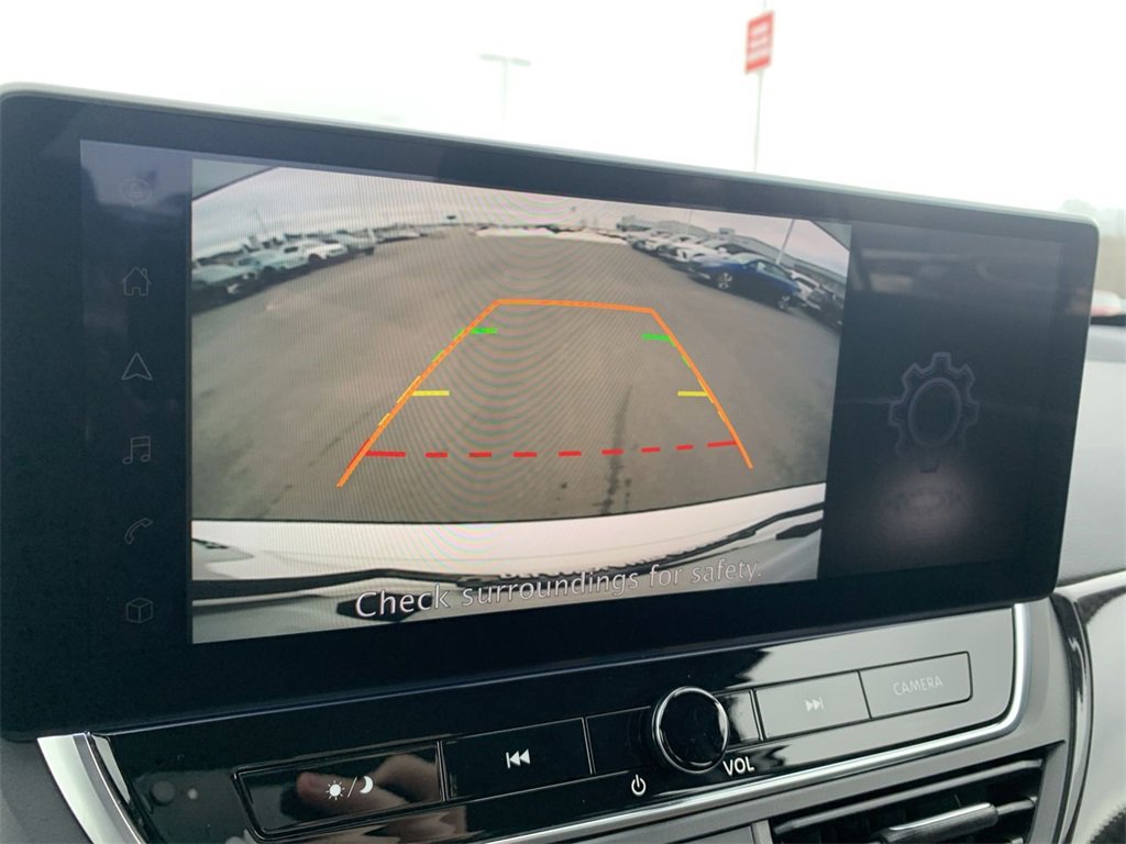 Used 2024 Nissan Altima 2.5 SR w/ SR Premium Package image 18