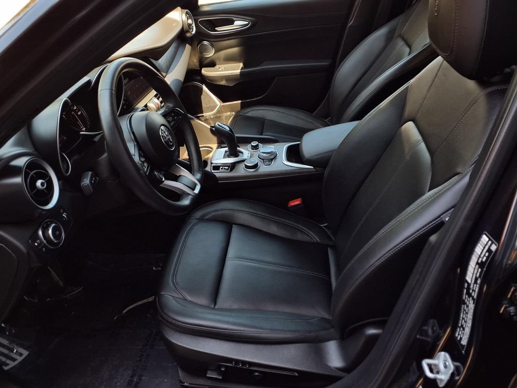 Used 2022 Alfa Romeo Giulia Ti RWD image 19