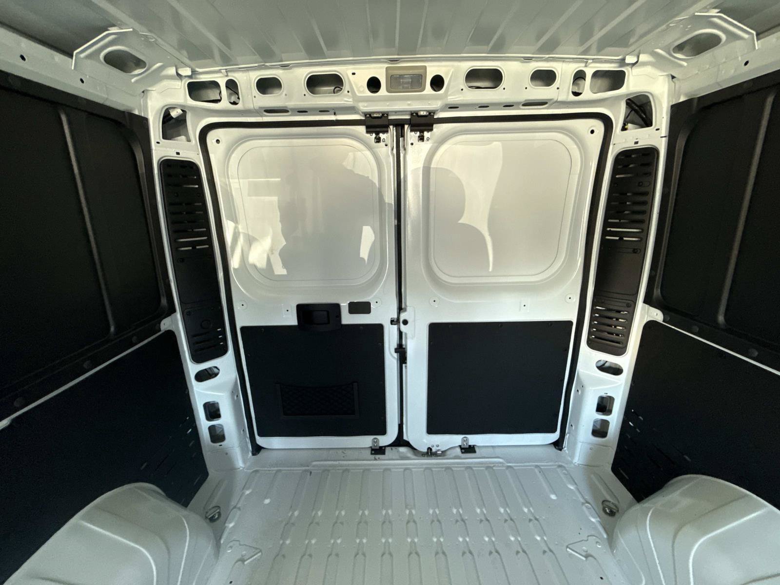 New 2026 RAM ProMaster 1500 w/ Storage Group FWD image 16