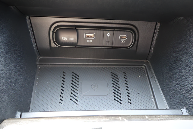 Used 2025 Kia Sportage EX w/ Premium Package FWD image 34