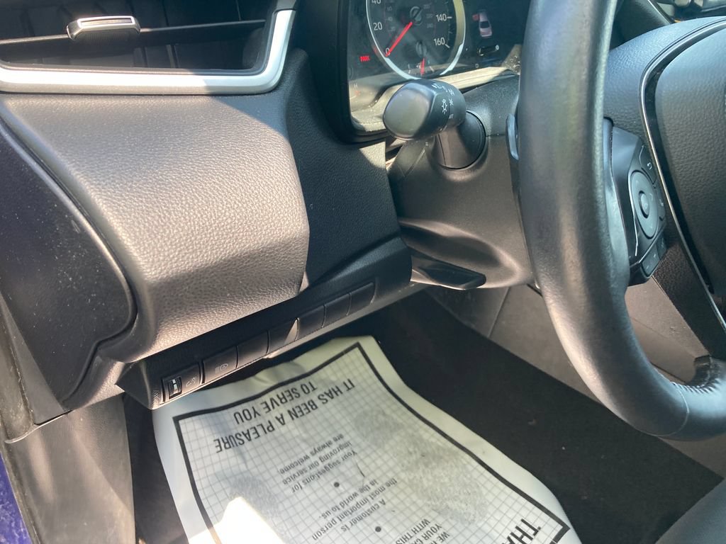 Used 2021 Toyota Corolla SE w/ SE Premium Package FWD image 17