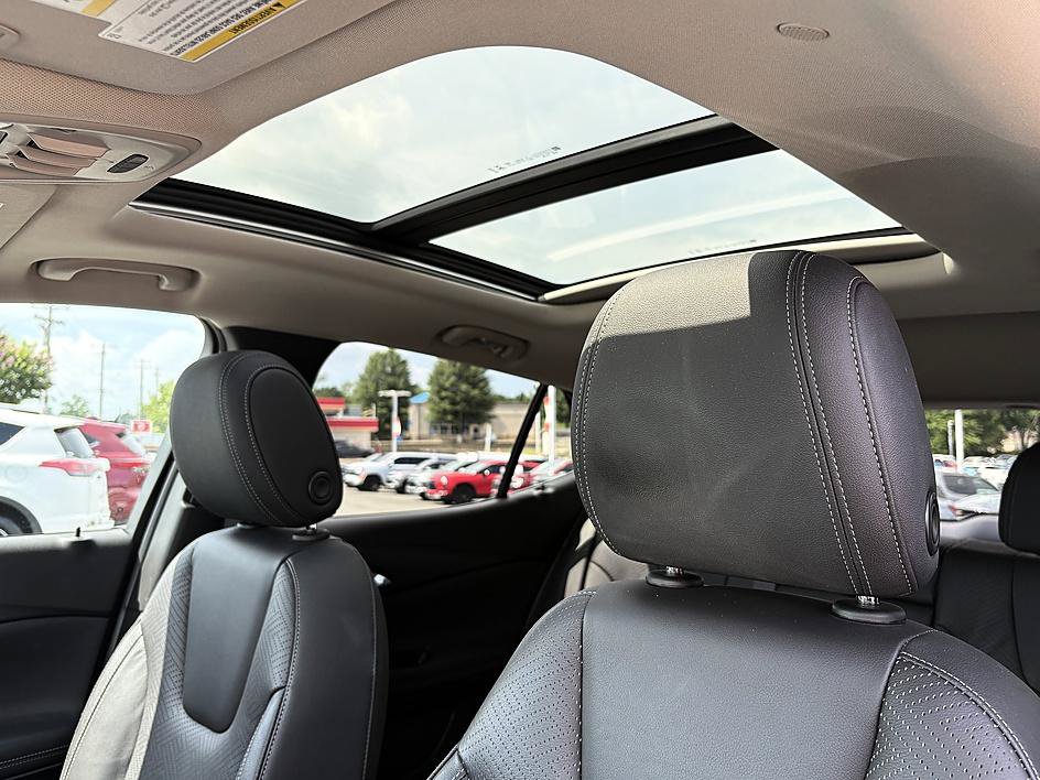 Used 2020 Buick Encore GX Essence w/ Experience Buick Package FWD image 17