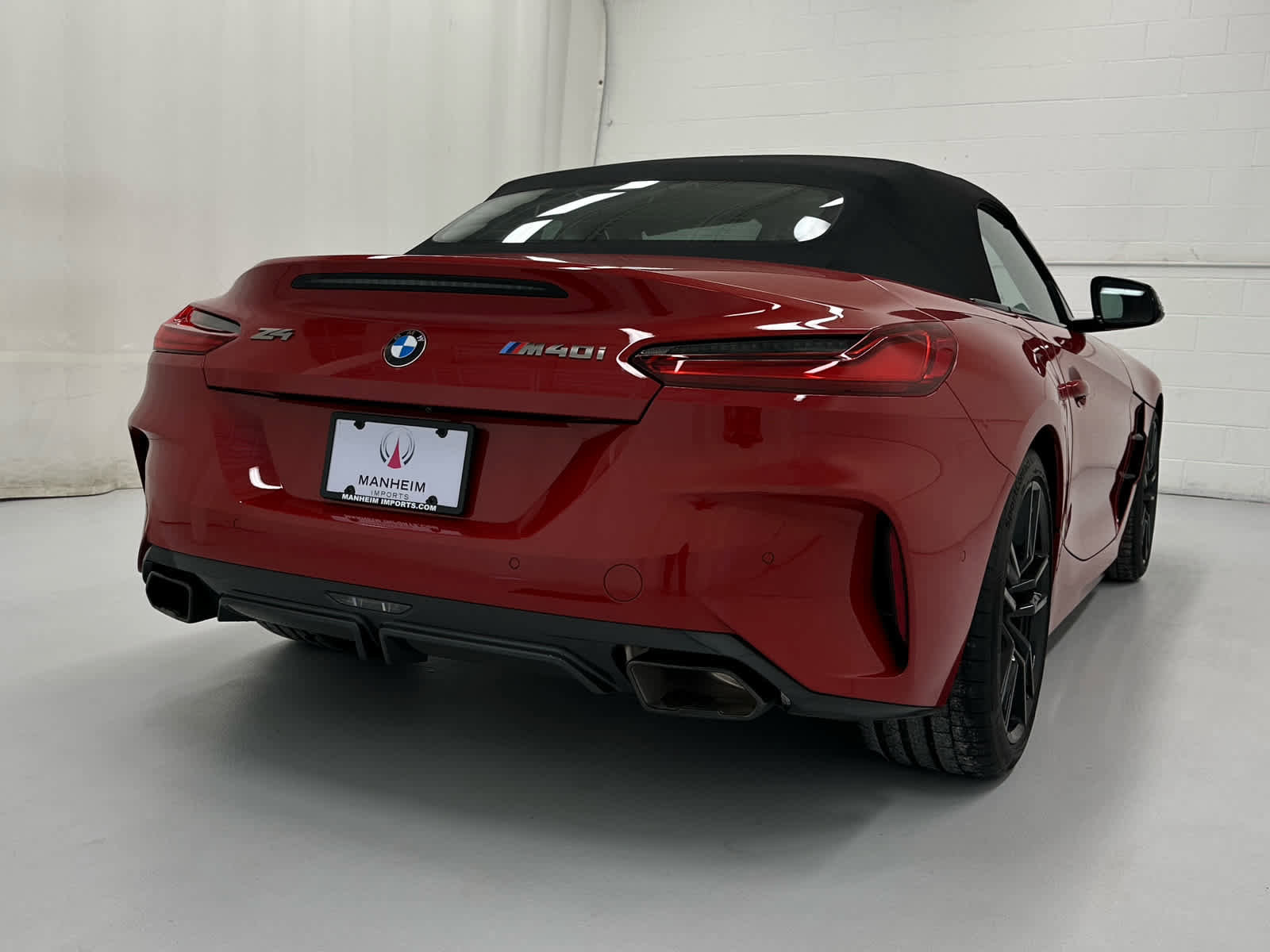 Used 2024 BMW Z4 M40i w/ Premium Package image 12