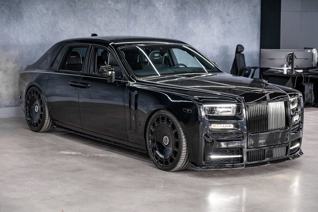 Used 2026 Rolls-Royce Phantom Sedan RWD image 2