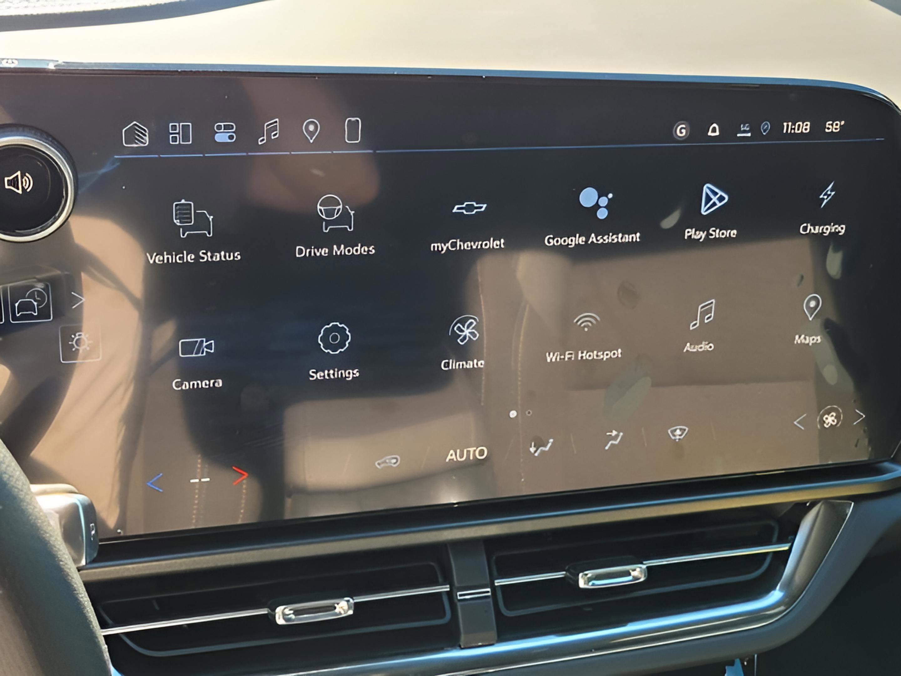 New 2026 Chevrolet Equinox EV LT w/ Midnight Package image 17