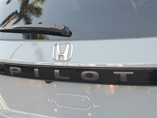 Certified 2024 Honda Pilot Touring image 8