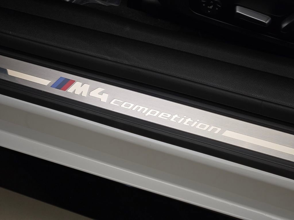 Used 2022 BMW M4 Competition w/ Executive Package RWD image 33