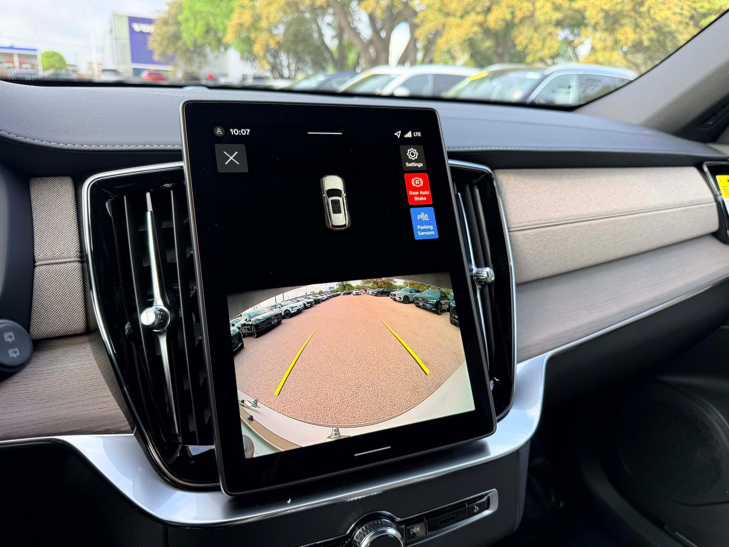 New 2026 Volvo XC90 B5 Core image 23