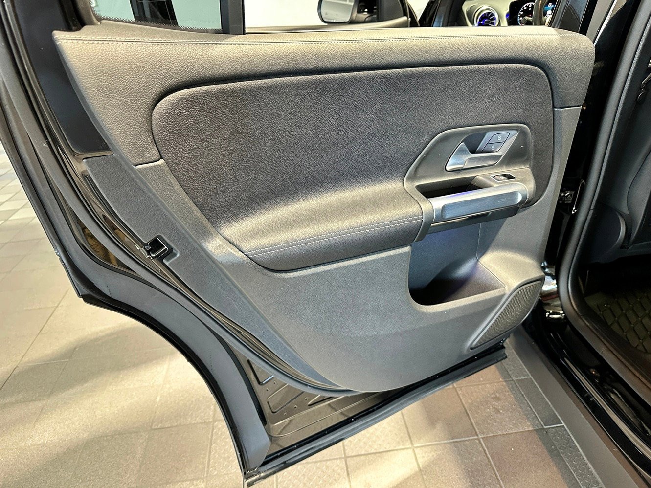 Certified 2023 Mercedes-Benz GLB 250 4MATIC image 30