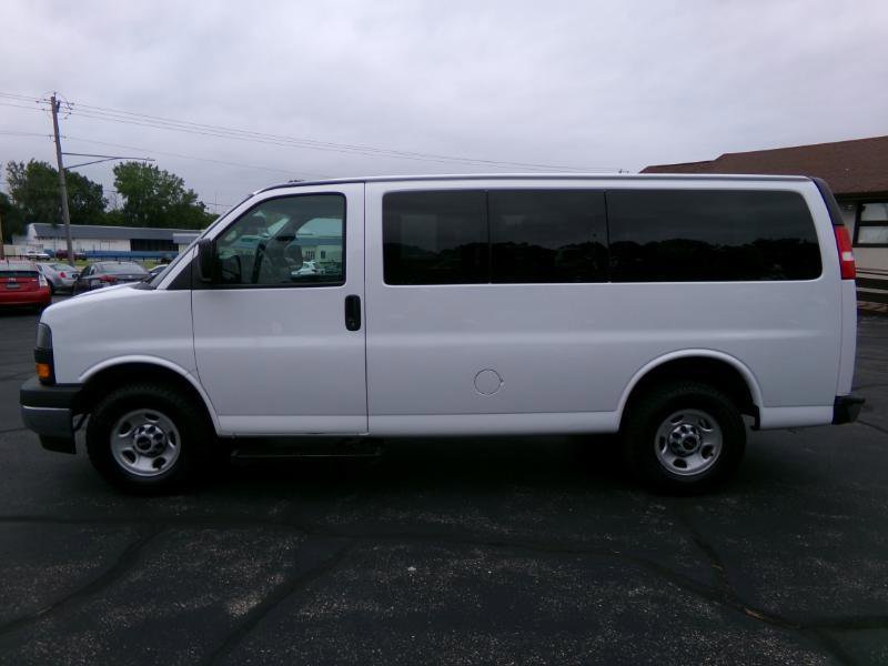 Used 2019 GMC Savana 3500 LS w/ Cold Climate Package image 6