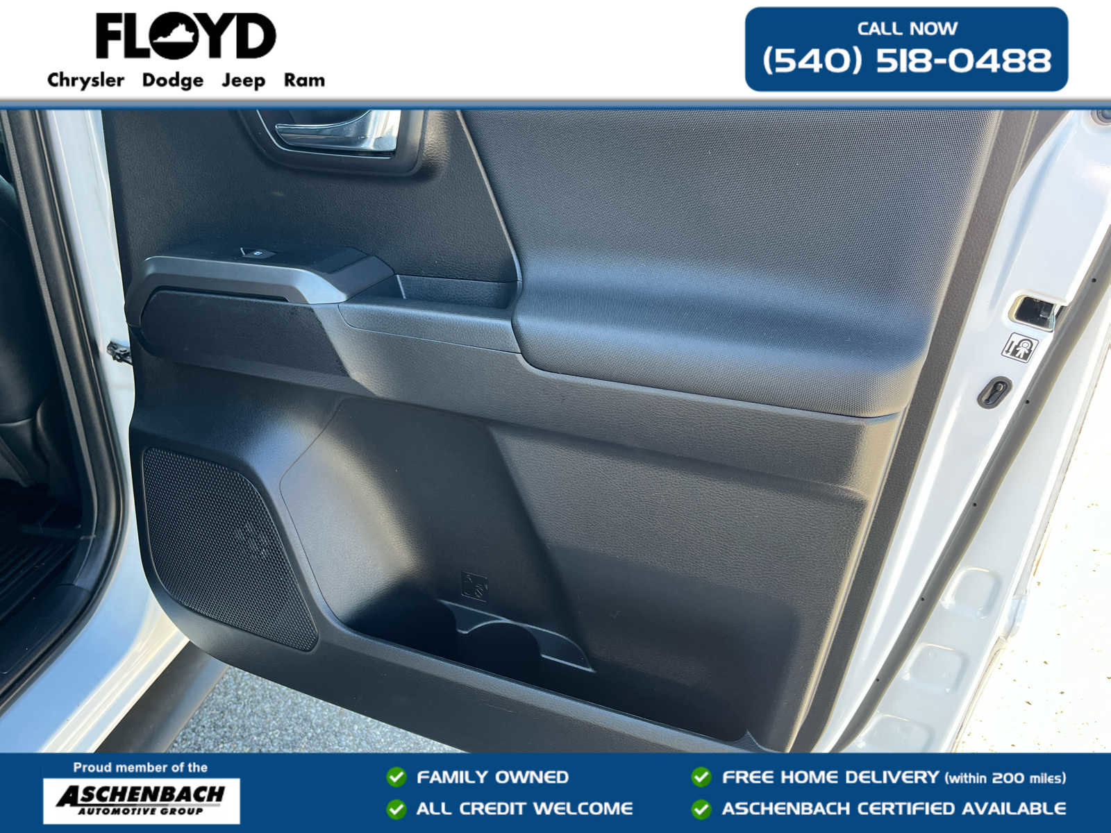 Used 2019 Toyota Tacoma TRD Off-Road AWD/4WD image 29