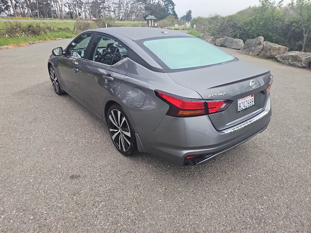 Used 2021 Nissan Altima 2.5 SR FWD image 3
