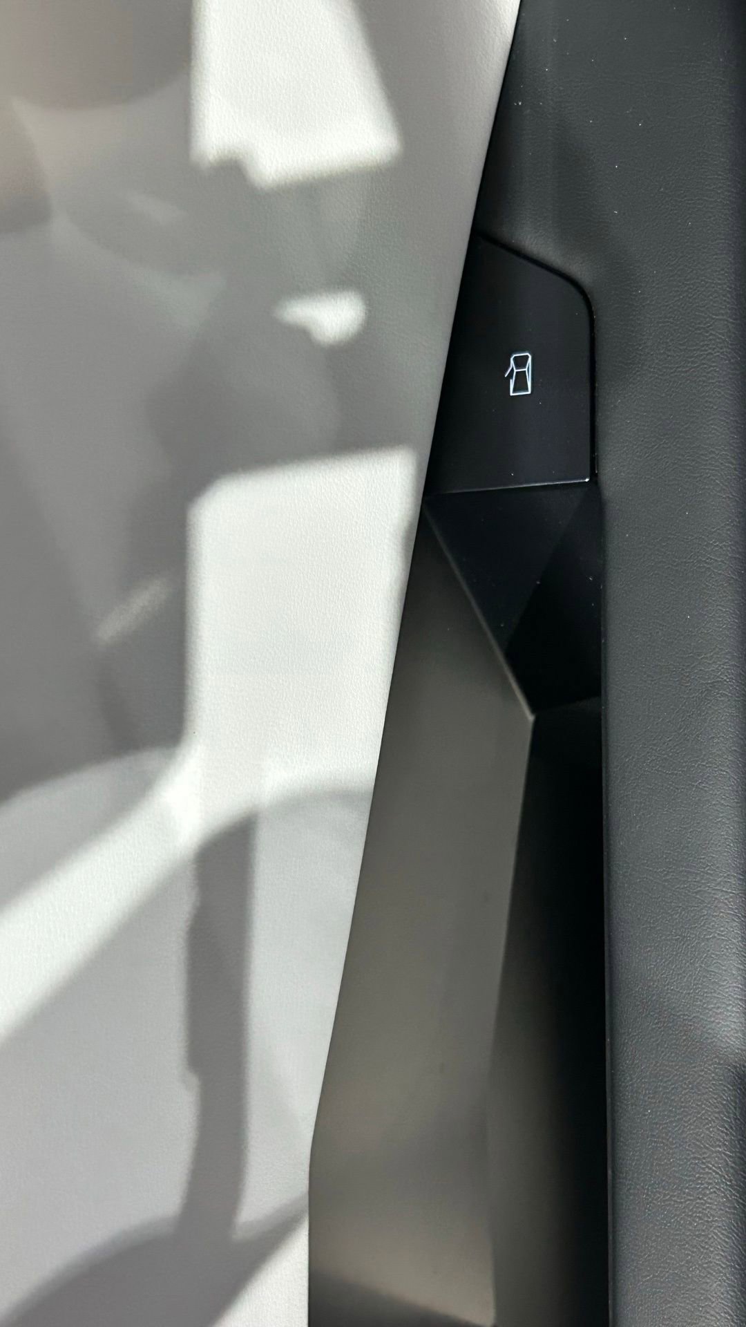 Used 2024 Tesla Cybertruck AWD Crew Cab image 48