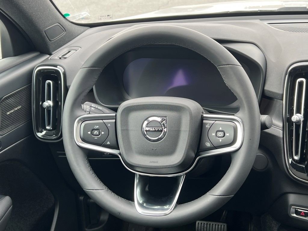 Certified 2023 Volvo C40 P8 Recharge Ultimate image 21