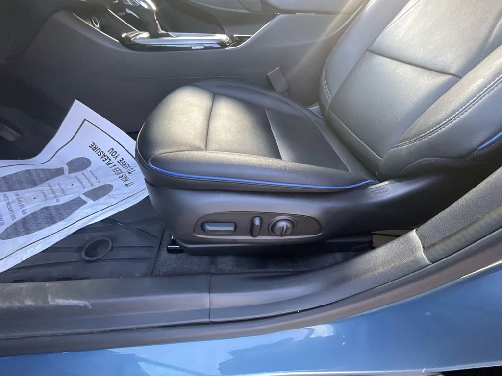 Used 2025 Buick Envista Sport Touring w/ Convenience I Package FWD image 13