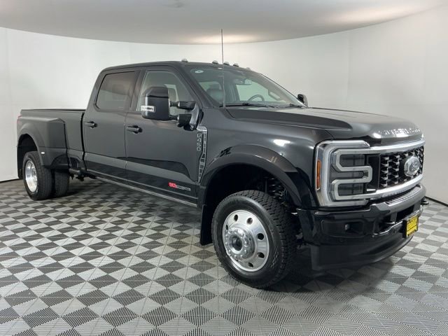 Used 2026 Ford F450 Platinum w/ FX4 Off-Road Package AWD/4WD image 3