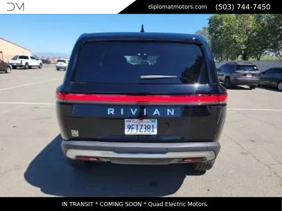 Used 2023 Rivian R1S Adventure image 4