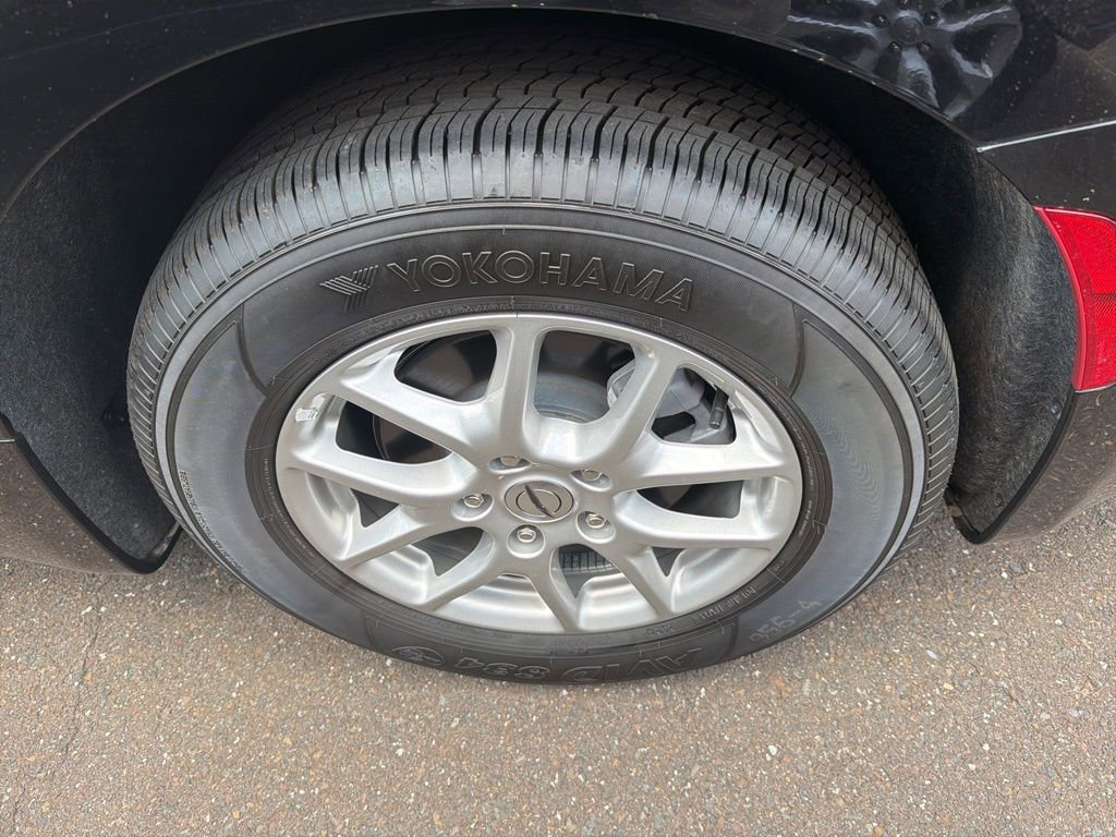 Used 2025 Chrysler Pacifica Select image 6