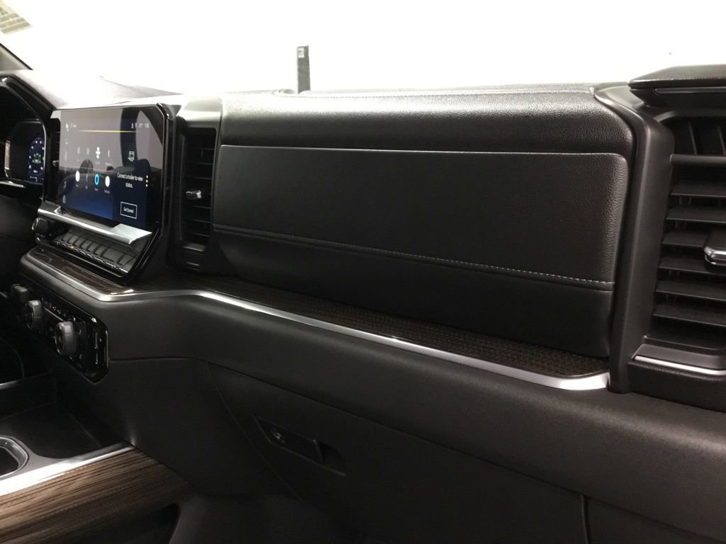 Used 2025 Chevrolet Silverado 1500 LT Trail Boss w/ Convenience Package II image 41