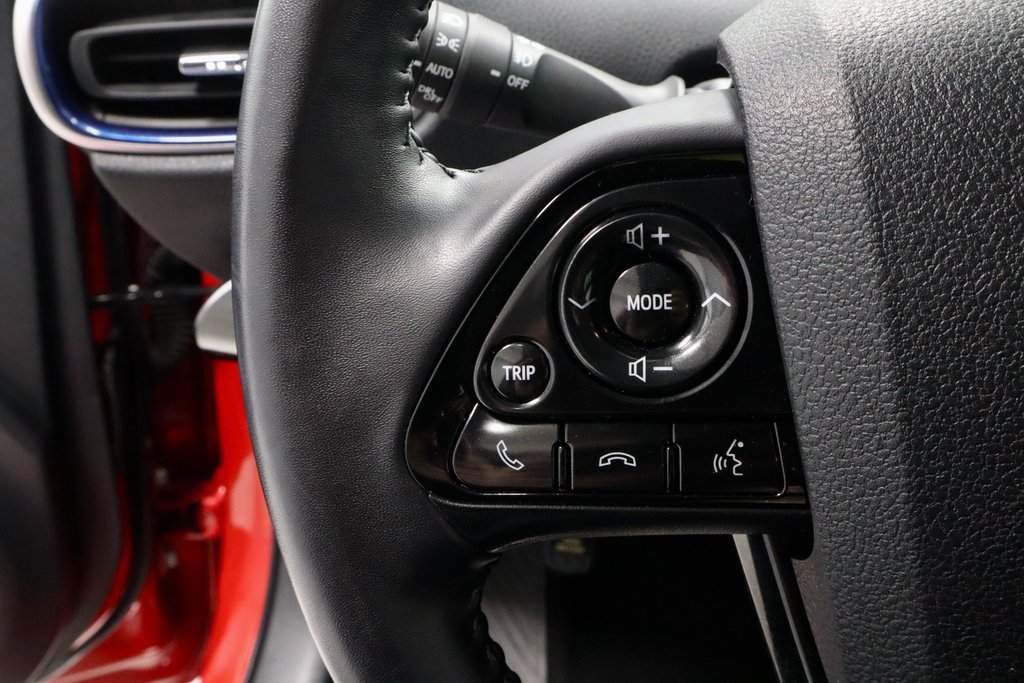 Used 2022 Toyota Prius Limited image 29