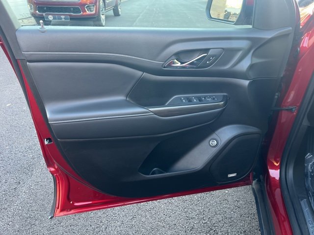 Used 2023 GMC Acadia SLT image 27