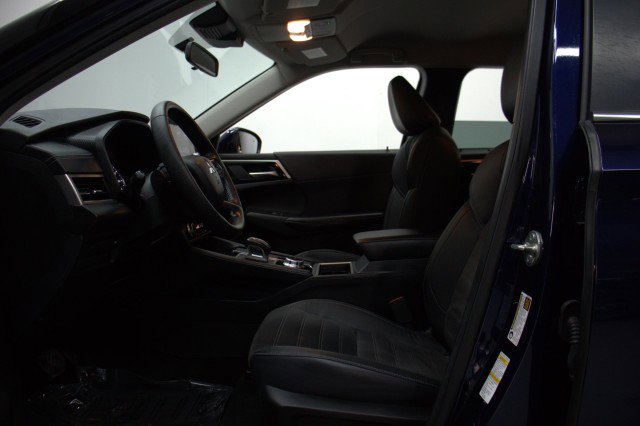 Used 2023 Mitsubishi Outlander SE FWD image 7