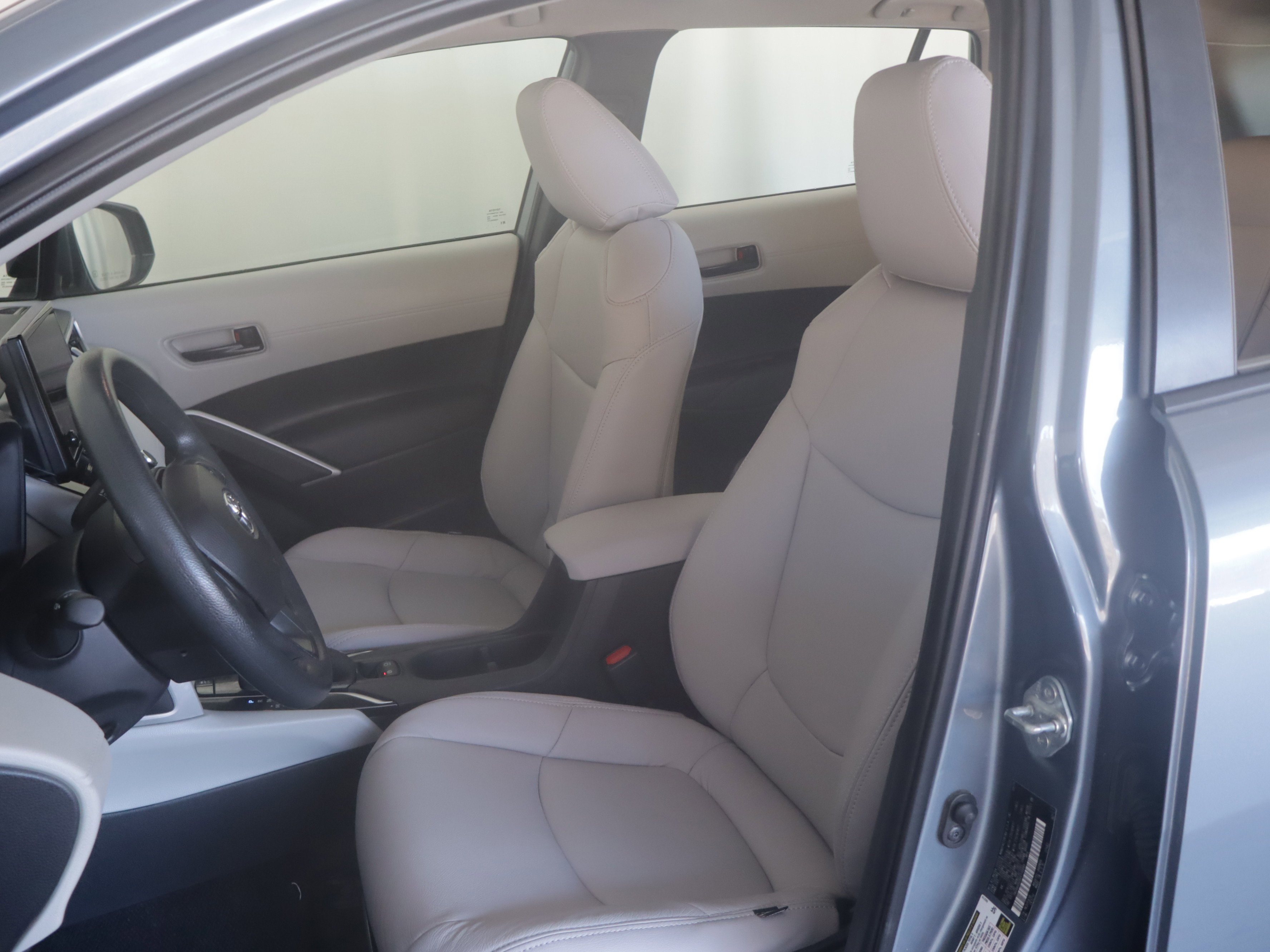 Used 2024 Toyota Corolla Cross L image 7