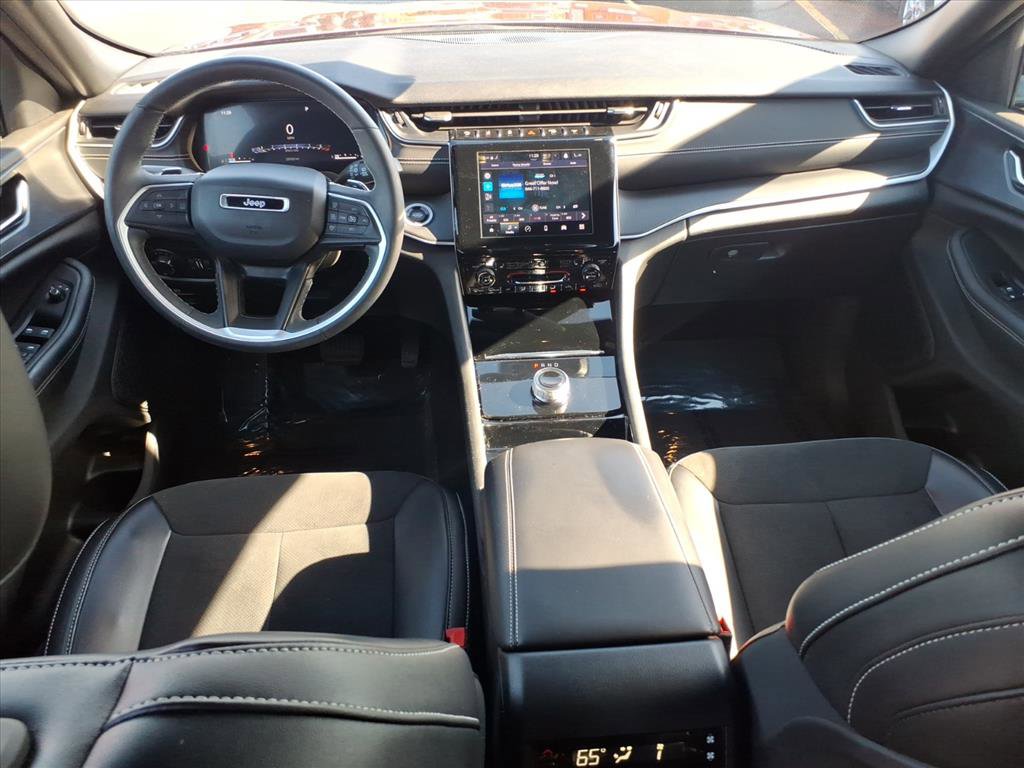 Used 2023 Jeep Grand Cherokee L Altitude image 11