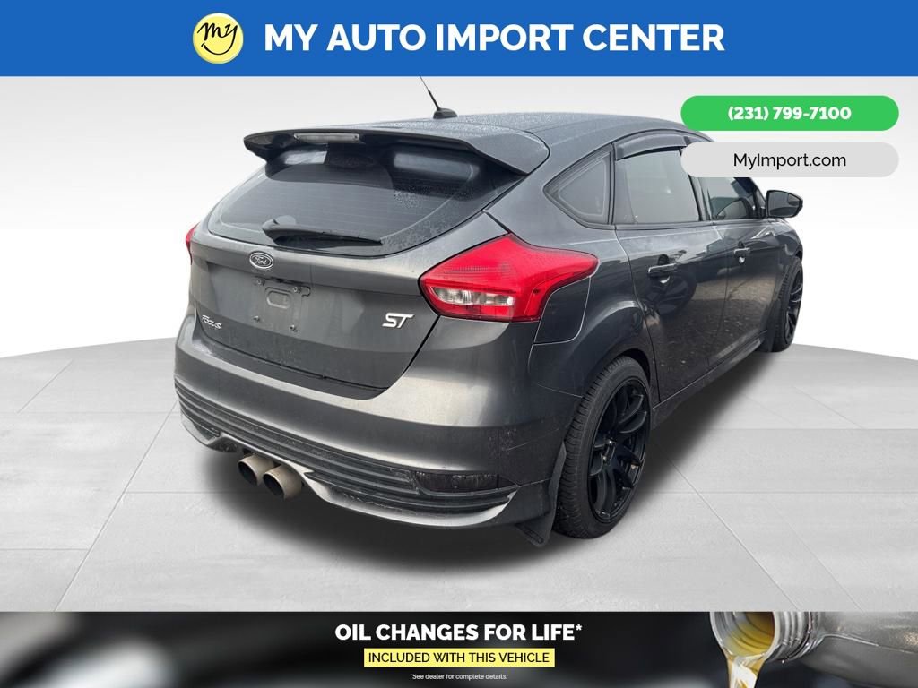 Used 2018 Ford Focus ST w/ Equipment Group 401A image 5